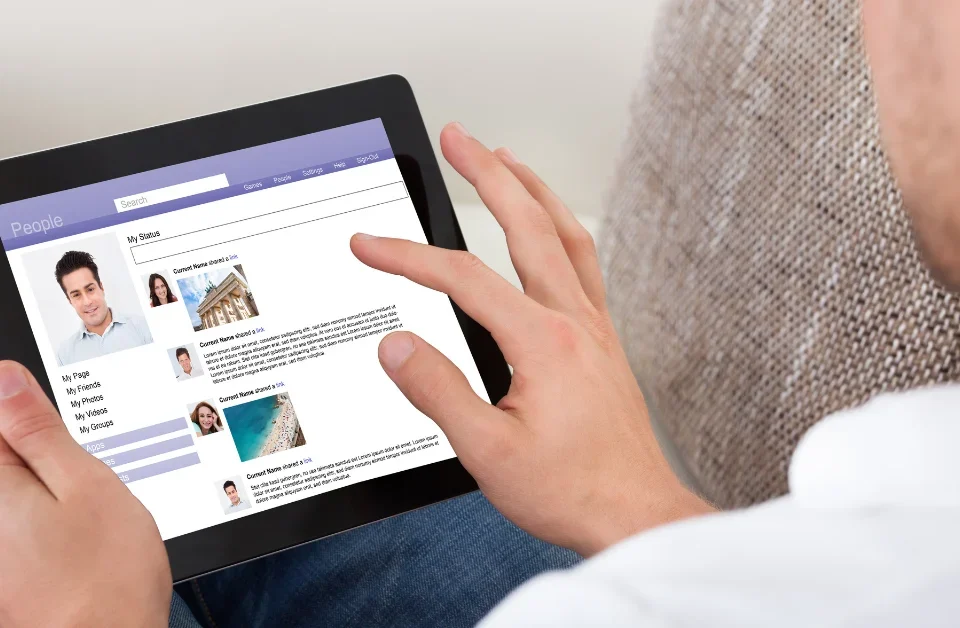 LinkedIn Scraping Isn’t a Strategy – Try This Compliant B2B Data Solution Instead